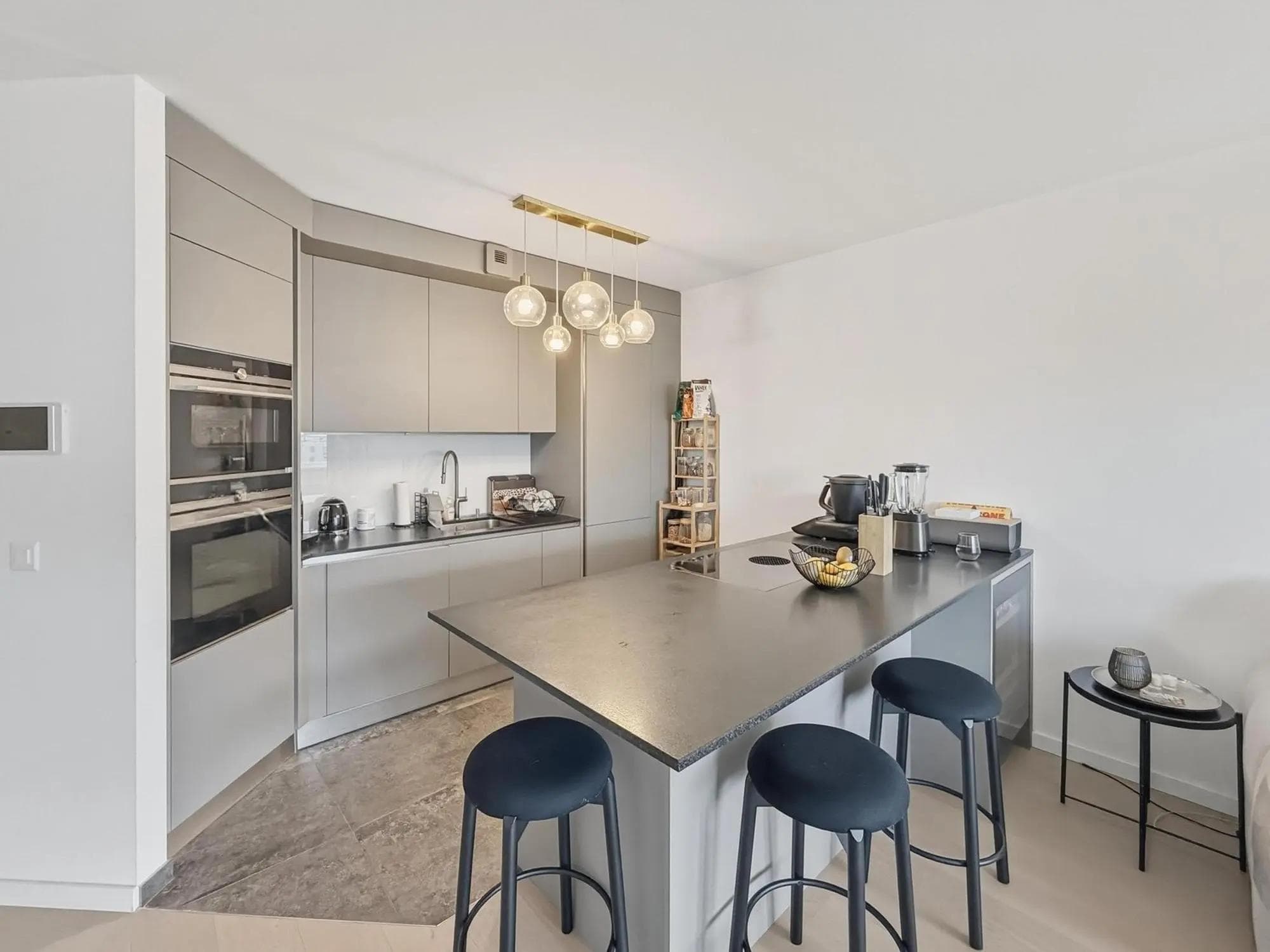 Beautiful High-End 4-Room Apartment with Terrace and Salève View – Chêne-Bourg - Kitchen Beautiful High-End 4-Room Apartment with Terrace and Salève View – Chêne-Bourg - Kitchen