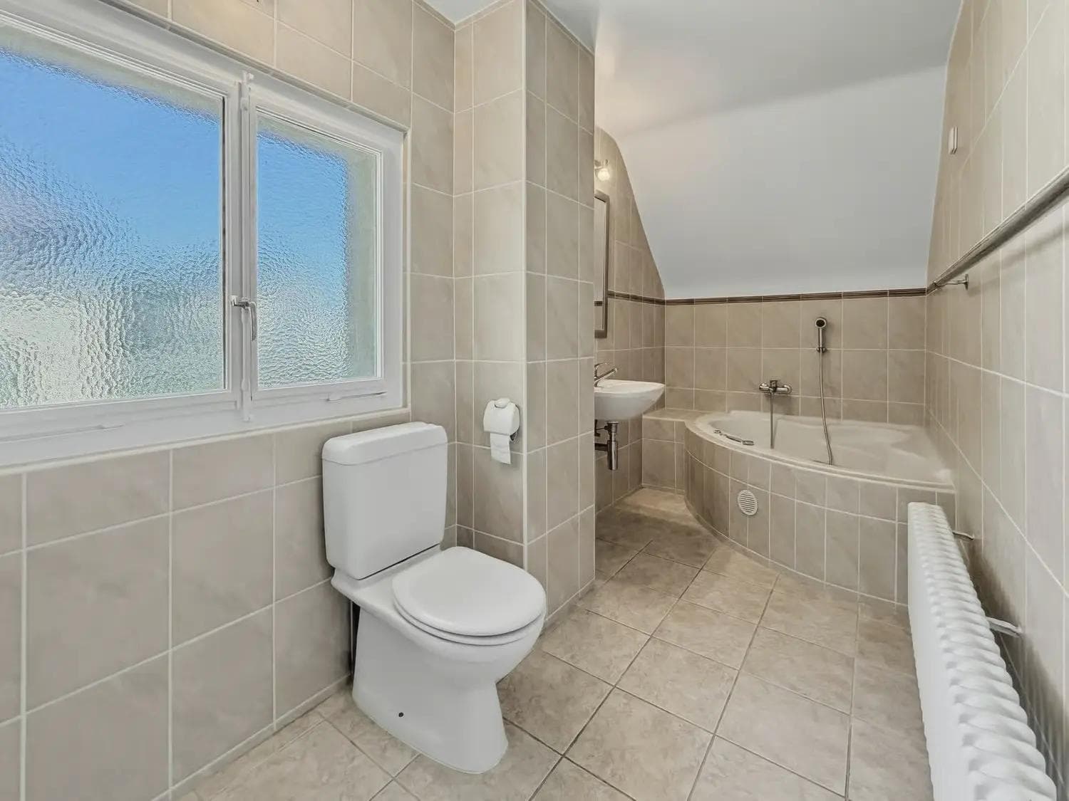 Charming detached house in Versoix – available from August 2026 - Bathroom Charming detached house in Versoix – available from August 2026 - Bathroom