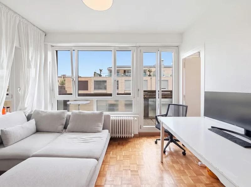 2-room apartment with large balcony – Top floor – Prime Geneva city centre 2-room apartment with large balcony – Top floor – Prime Geneva city centre