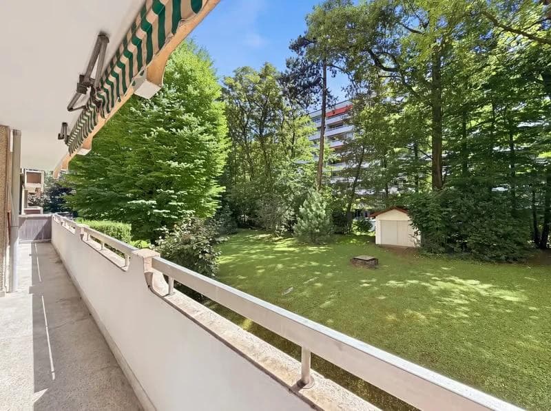 Appartement rénové avec balcon – Route de Florissant, Genève - Balcon miniature 5 Appartement rénové avec balcon – Route de Florissant, Genève - Balcon miniature 5