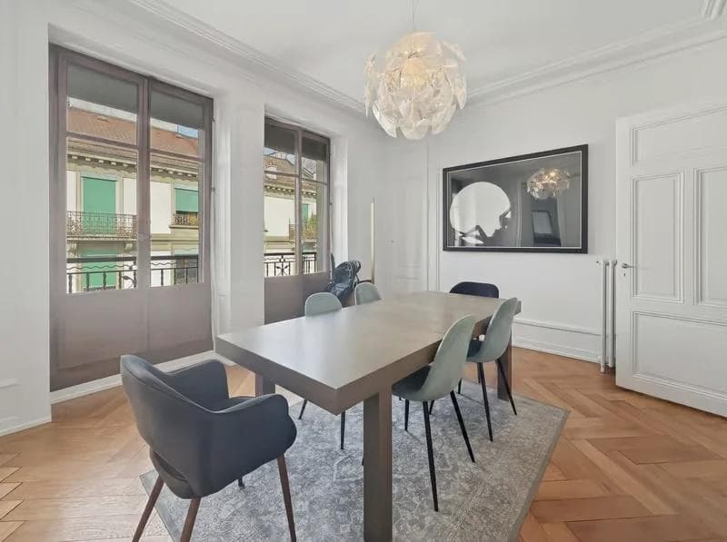 Charming 2-bedroom apartment in the heart of Geneva – Boulevard Helvétique - Dining room Charming 2-bedroom apartment in the heart of Geneva – Boulevard Helvétique - Dining room