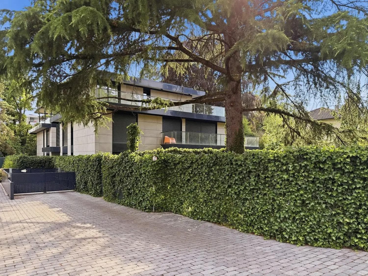 Exceptionally rare – Luxury apartment in Cologny – Terrace and parking Exceptionally rare – Luxury apartment in Cologny – Terrace and parking