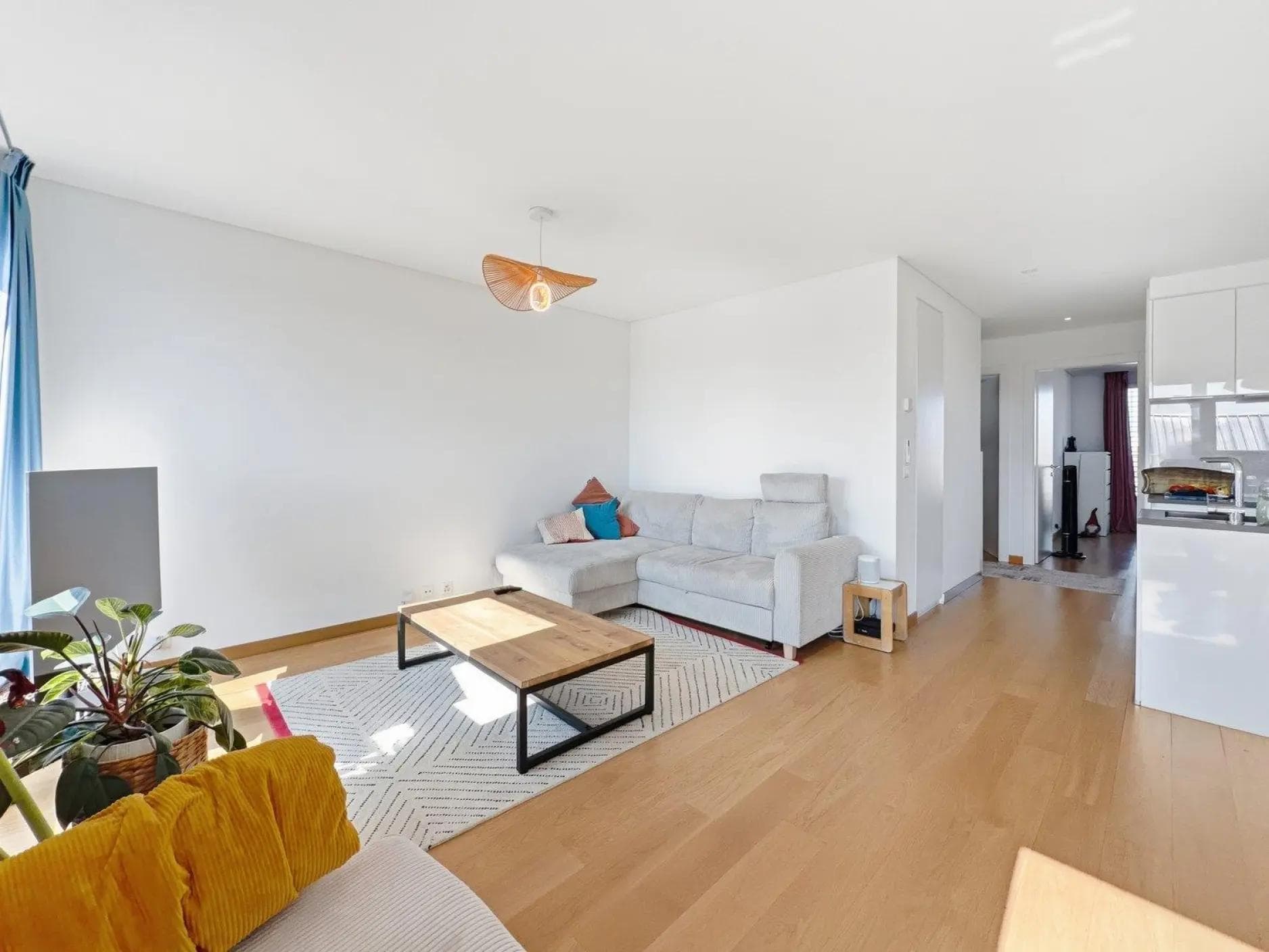 Appartement moderne de 4 pièces au 7ème étage - Rue de la Servette - Séjour 2 Appartement moderne de 4 pièces au 7ème étage - Rue de la Servette - Séjour 2