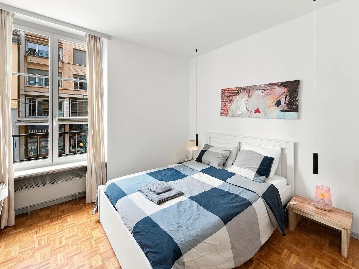 Appartement de 4 pièces meublé – Quartier des Eaux-Vives - Chambres miniature 3 Appartement de 4 pièces meublé – Quartier des Eaux-Vives - Chambres miniature 3