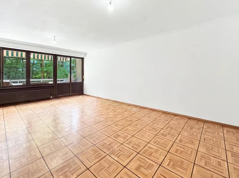 Appartement rénové avec balcon – Route de Florissant, Genève Appartement rénové avec balcon – Route de Florissant, Genève