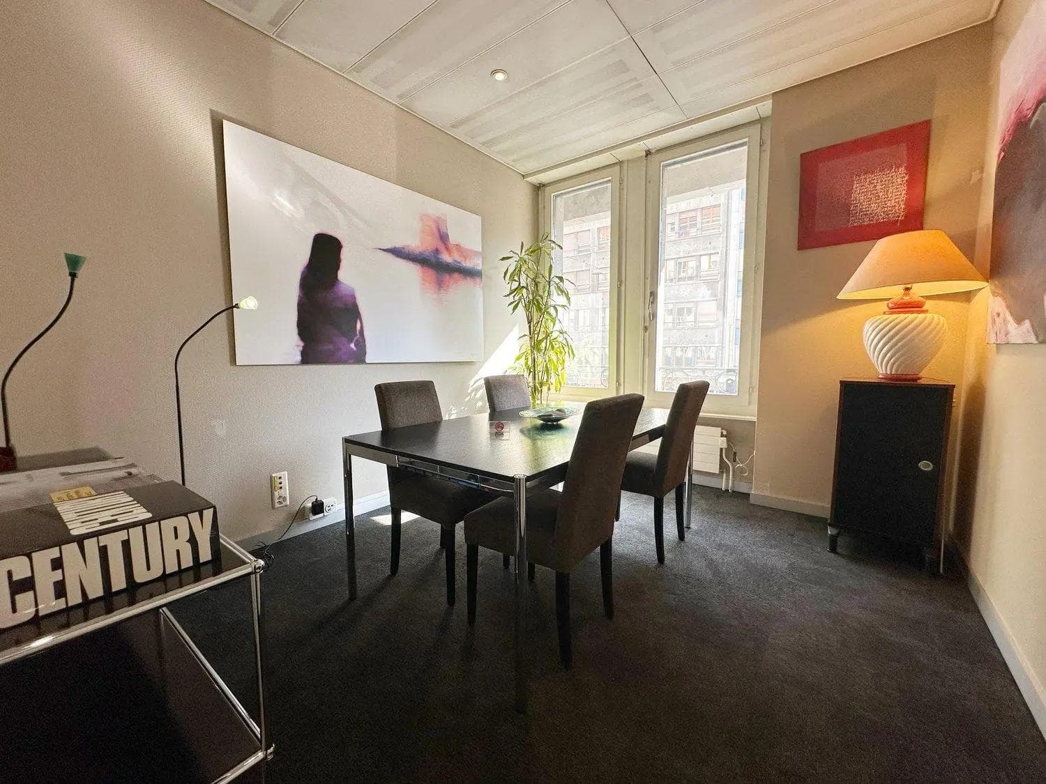 Rive - Bureau privé + salle de réunion et cuisine partagée - Shared meeting room Rive - Bureau privé + salle de réunion et cuisine partagée - Shared meeting room