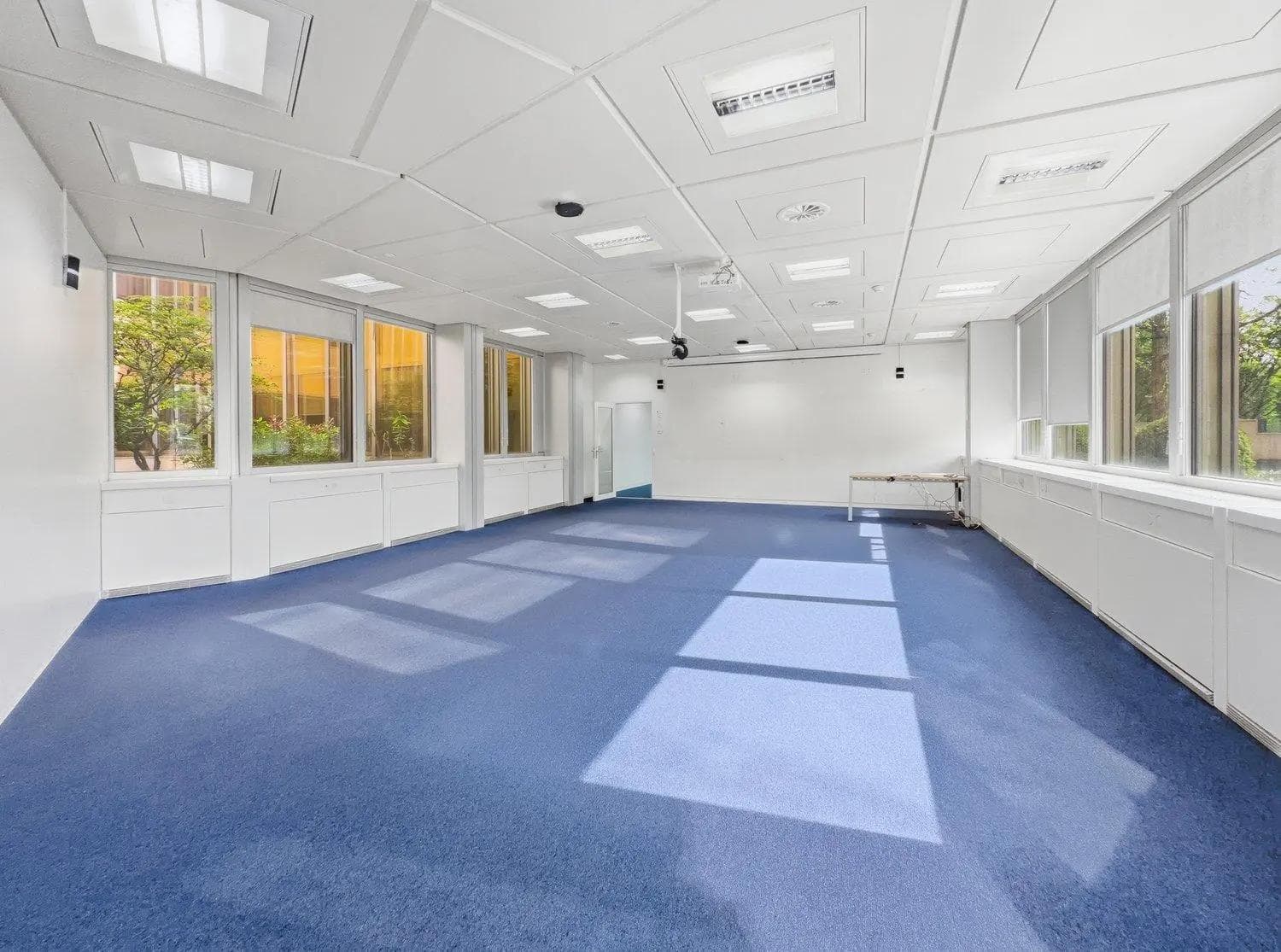 Exceptional offices for rent – ICC Cointrin | Modular spaces up to 1,828 m² - Office 4 Exceptional offices for rent – ICC Cointrin | Modular spaces up to 1,828 m² - Office 4