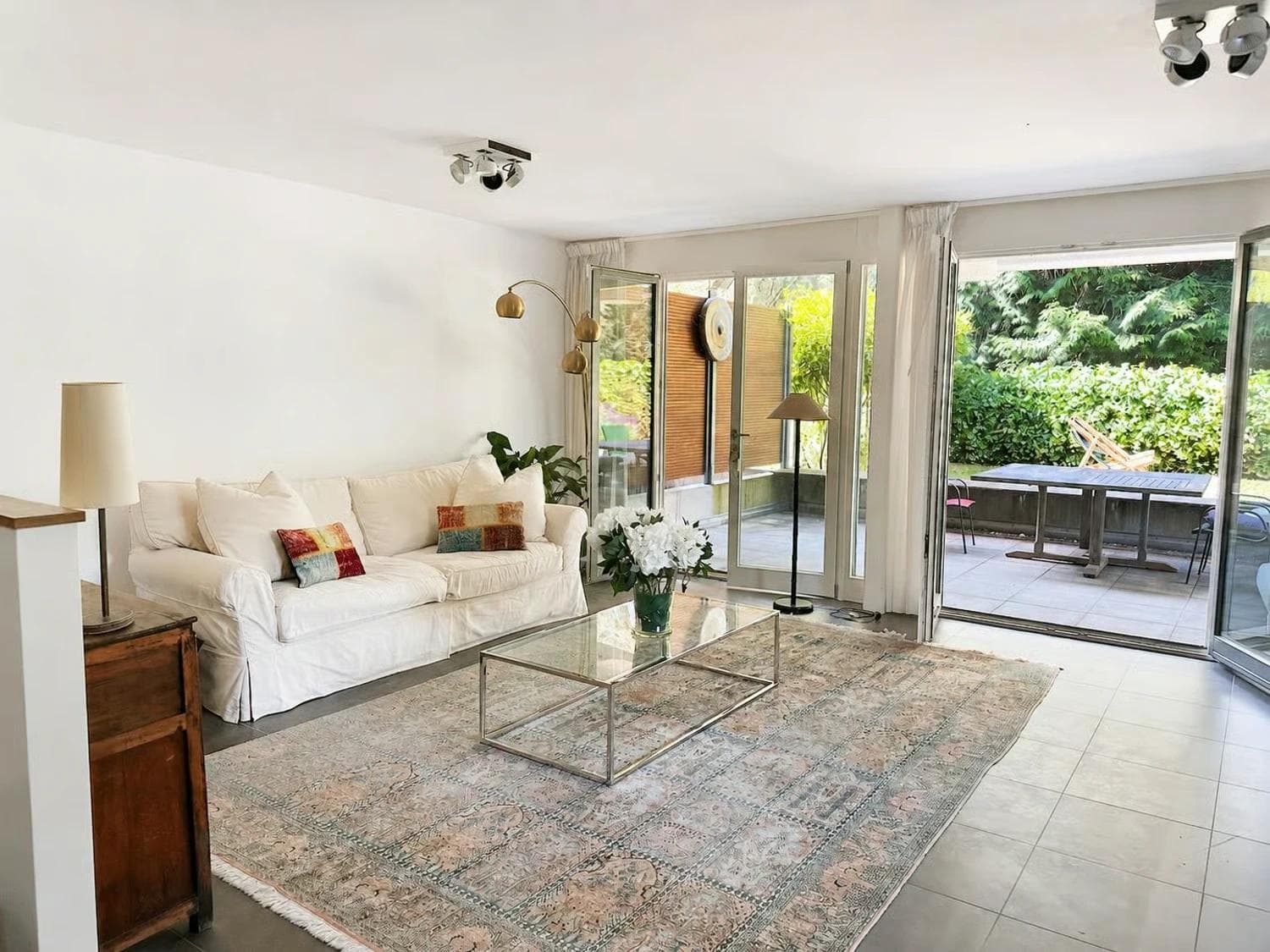 Superb furnished 200 m² duplex with private garden and terrace – Chambésy - Living room Superb furnished 200 m² duplex with private garden and terrace – Chambésy - Living room