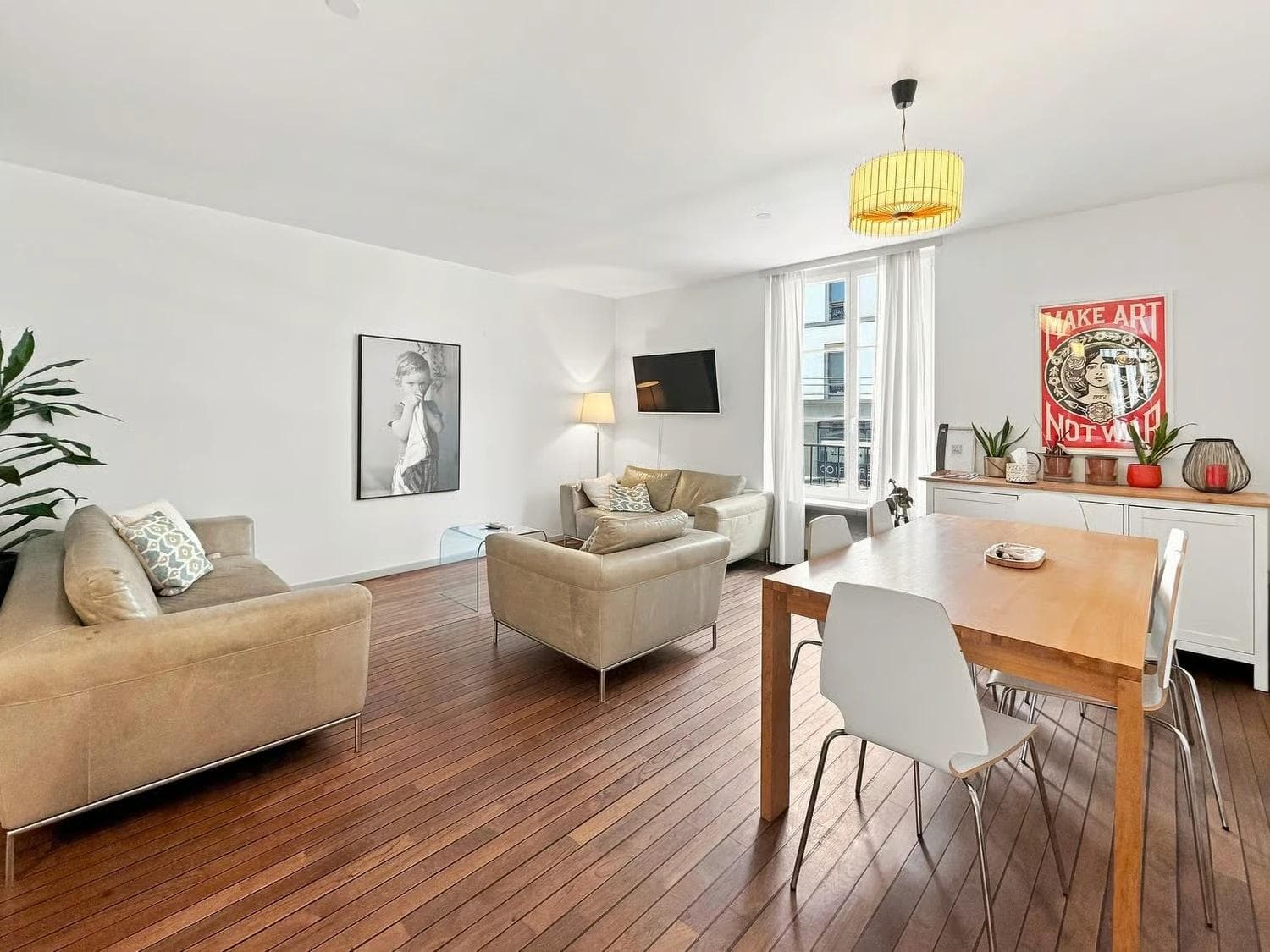 Appartement de 4 pièces meublé – Quartier des Eaux-Vives - Séjour 1 Appartement de 4 pièces meublé – Quartier des Eaux-Vives - Séjour 1
