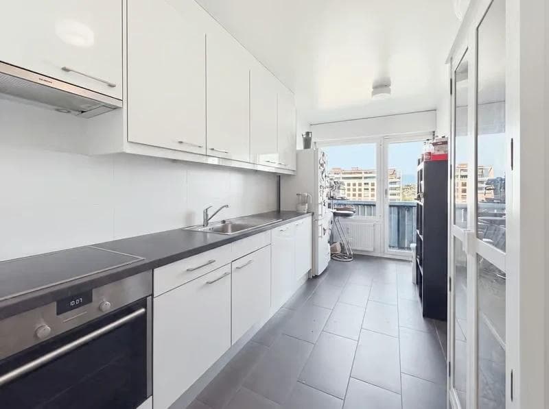 2-bedroom apartment with garage - Prestigious Residence with swimming pools - Kitchen 2-bedroom apartment with garage - Prestigious Residence with swimming pools - Kitchen