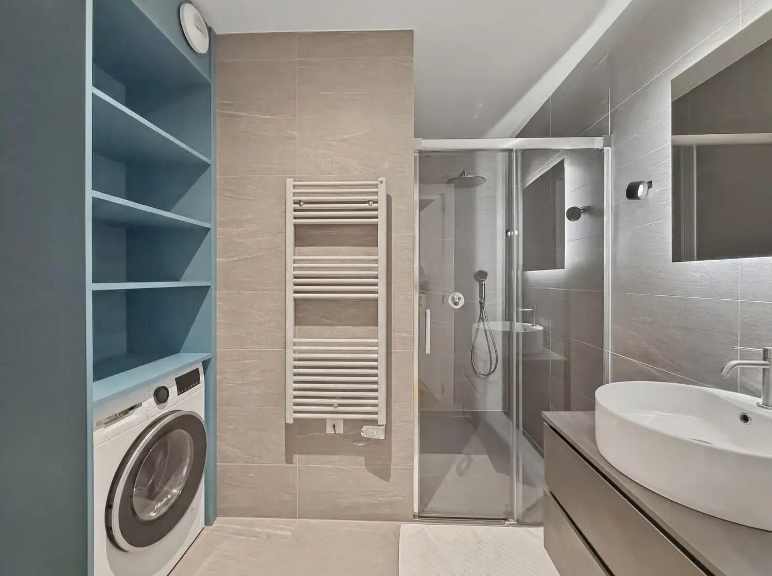 Exceptionally rare – Luxury apartment in Cologny – Terrace and parking - Bathroom Exceptionally rare – Luxury apartment in Cologny – Terrace and parking - Bathroom