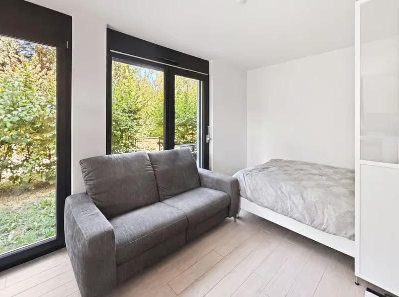 Rare studio with garden & parking in Thônex - Living space Rare studio with garden & parking in Thônex - Living space