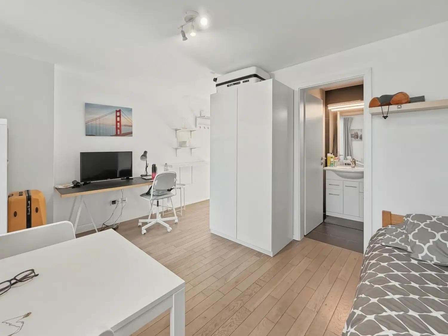 PROCHE GARE CORNAVIN - Appartement entièrement meublé PROCHE GARE CORNAVIN - Appartement entièrement meublé