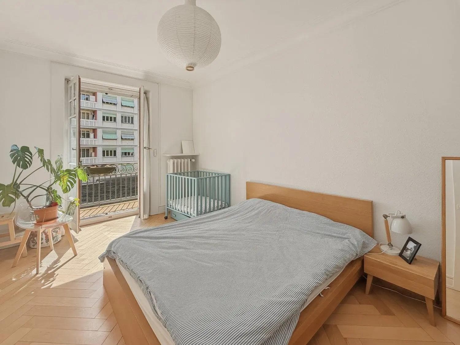 Beautiful 5-Room Apartment with Balconies in Geneva - Bedrooms Beautiful 5-Room Apartment with Balconies in Geneva - Bedrooms