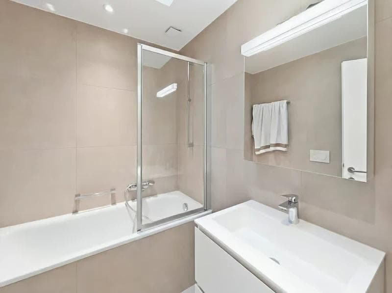 Beautiful modern apartment – Upper floor - Bathroom & WC Beautiful modern apartment – Upper floor - Bathroom & WC