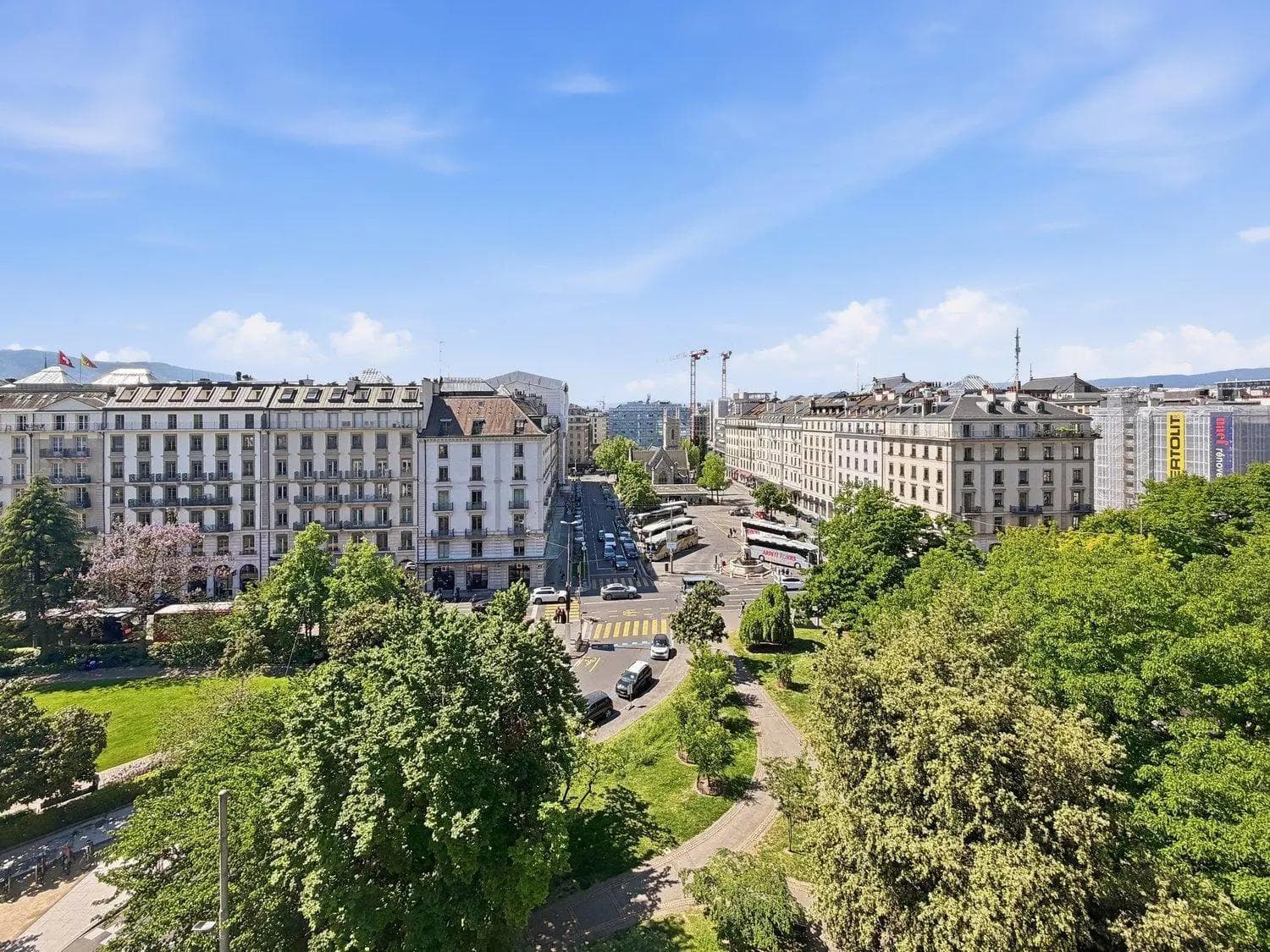 Rare et Unique dernier étage - Place des Alpes - View Rare et Unique dernier étage - Place des Alpes - View