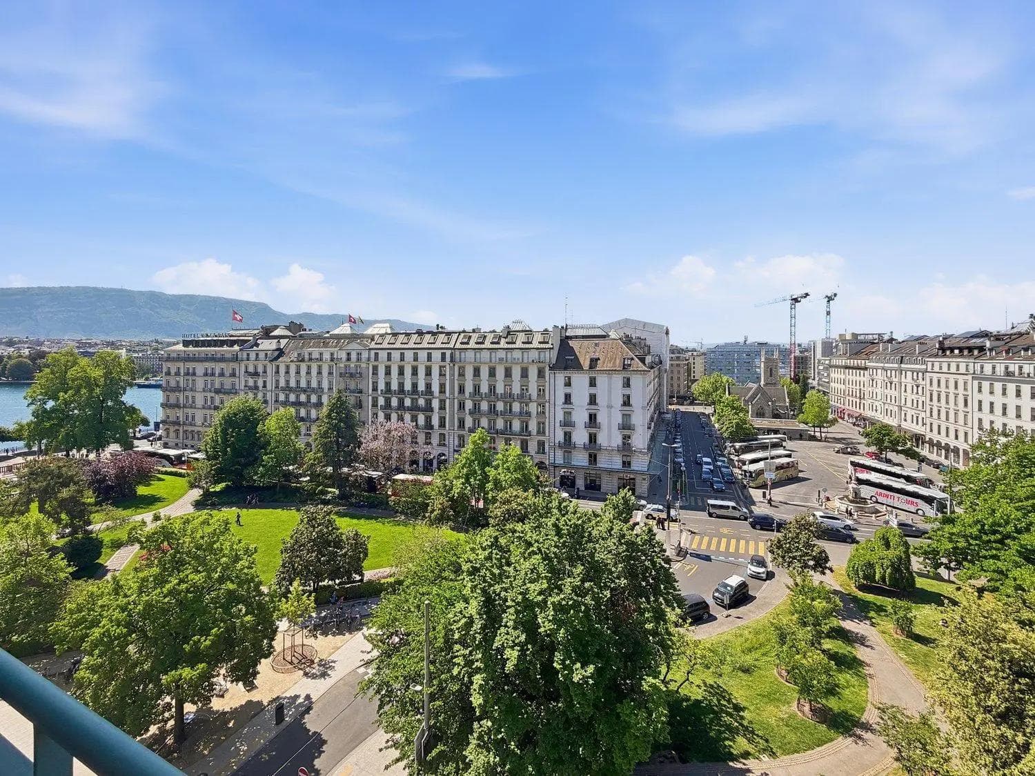 Rare et Unique dernier étage - Place des Alpes - Vue Rare et Unique dernier étage - Place des Alpes - Vue